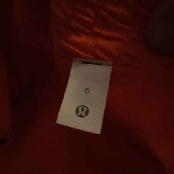 Lululemon - Picture 5 of 5